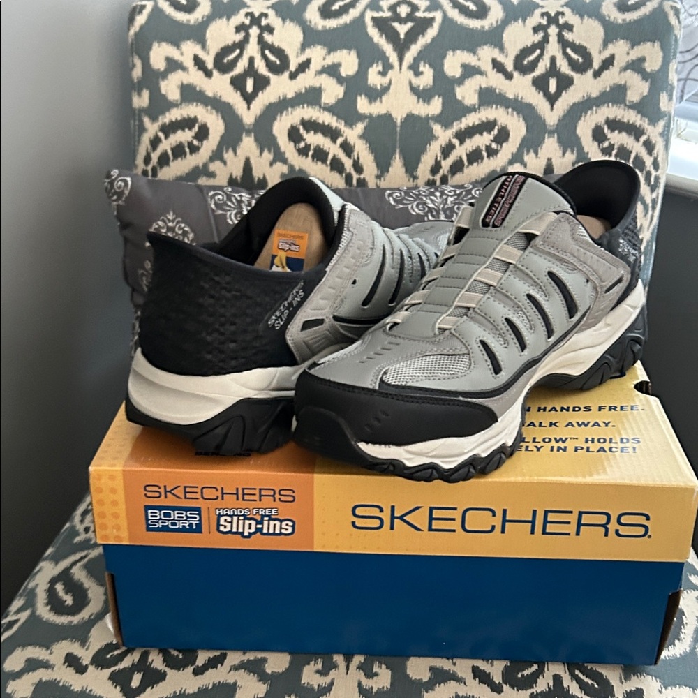 NWT Skechers Men's Black and Gray Athletic Slip-Ons